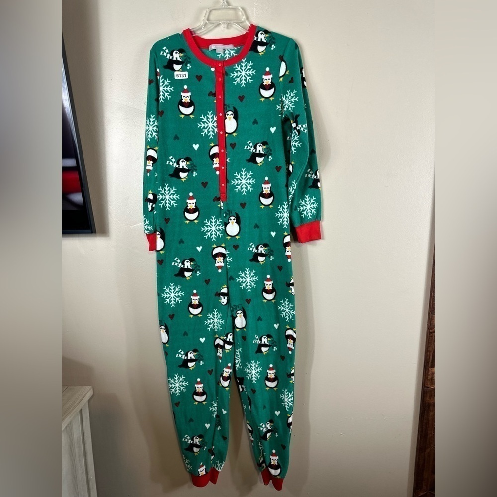 Peace /love / dream fleece onesie snap closure 18 p2p 57”length 28-1-2 inseam
